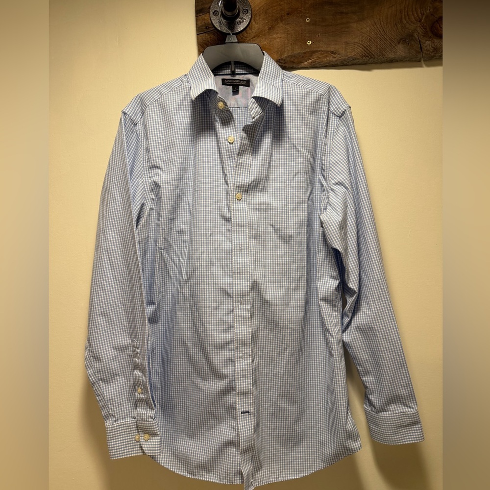 Banana Republic Non-iron Tailored Slim Fit Button Down Shirt 

Men's Size L